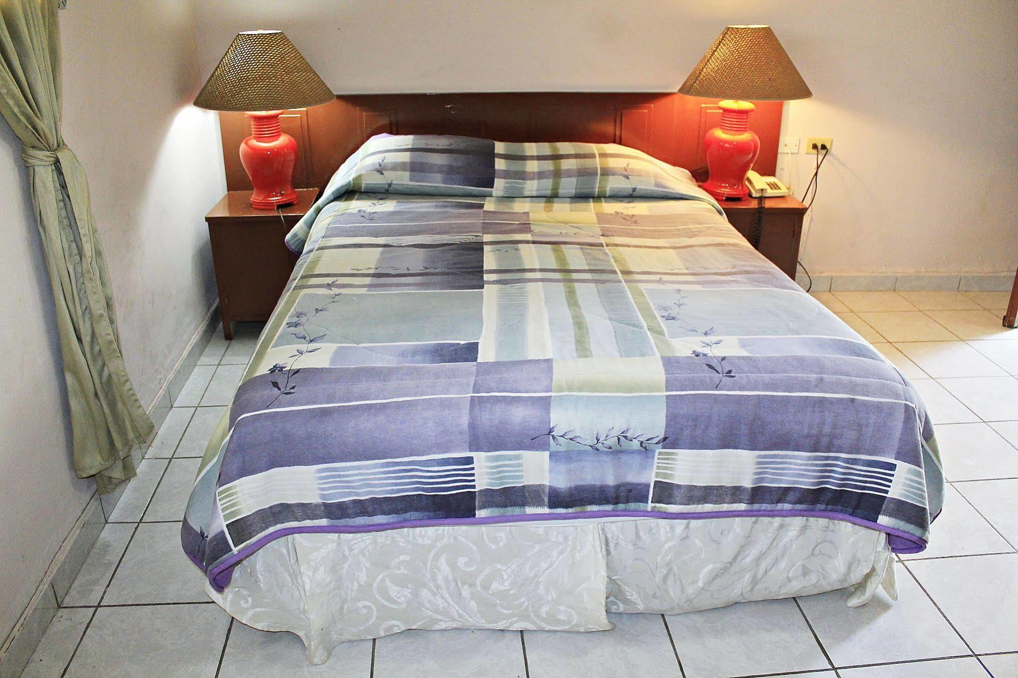 Hotel Grecia Real San Salvador Ngoại thất bức ảnh